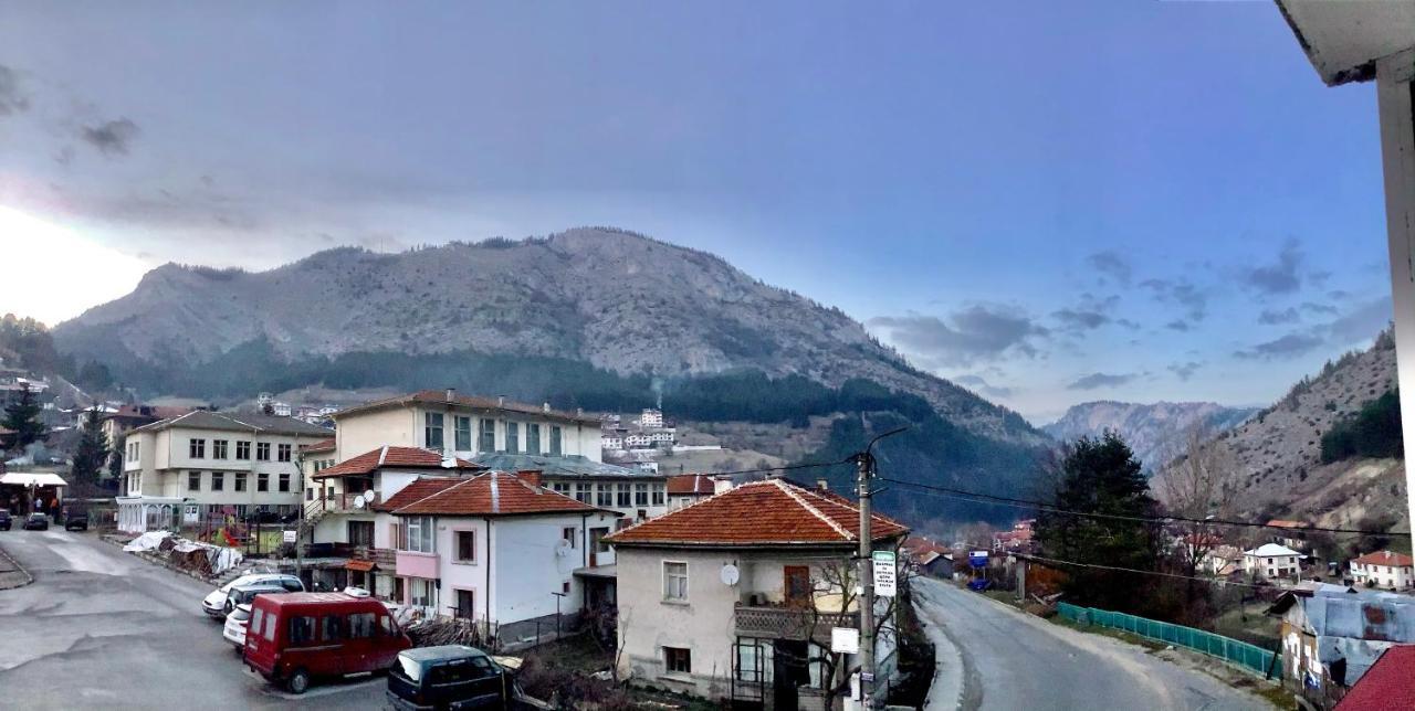 Appartamento Приключение В Триград Esterno foto